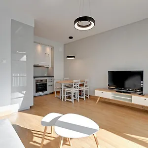  Apartament Near The Sea - Free Private Parking